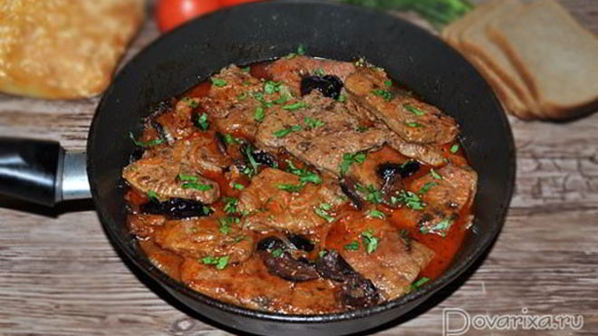 Рецепт Печень в томатном соусе с черносливом