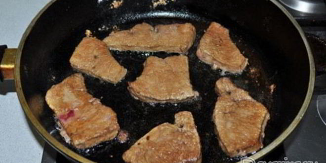 Рецепт печень в томатном соусе с черносливом