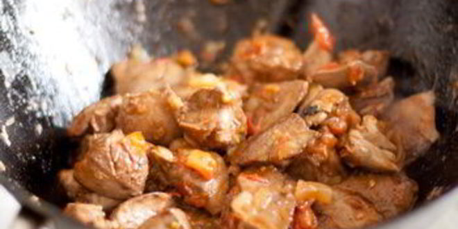 Рецепт утиная печень с томатами и бальзамическим уксусом