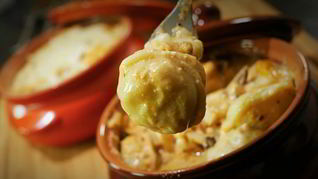 Рецепт Пельмени с грибами в горшочках