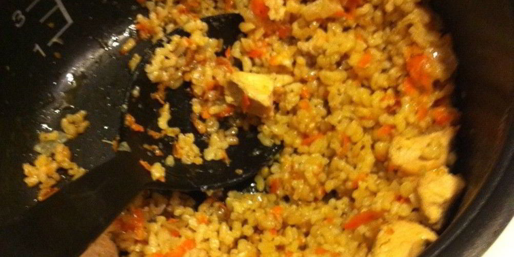Как приготовить ароматный плов с курицей в мультиварке