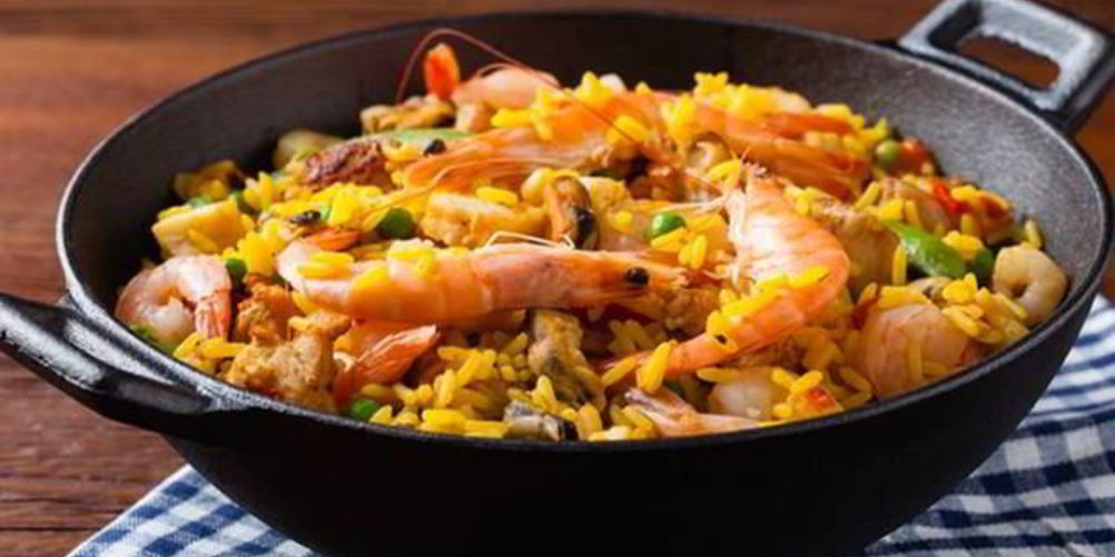 Как приготовить паэлья с курицей и креветками