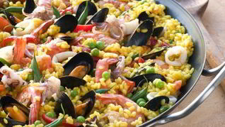 Рецепт Паэлья с морепродуктами и беконом