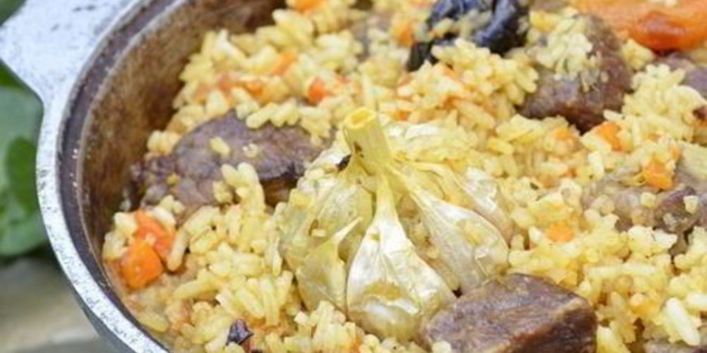 Как приготовить плов на костре со свининой