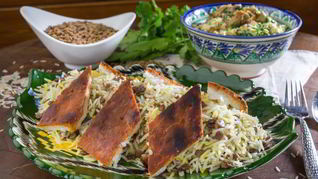 Рецепт Плов с обжаренной в яйце курицей и чечевицей Чихыртма