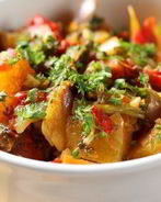 Нежное овощное рагу с куриной грудкой