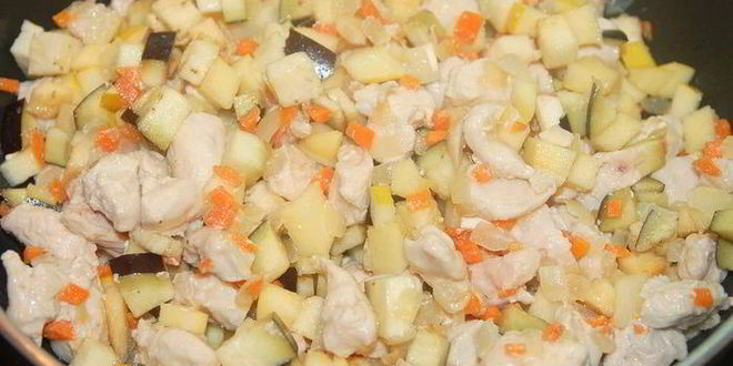 Рецепт овощное рагу с айвой на рисово-шпинатной подушке