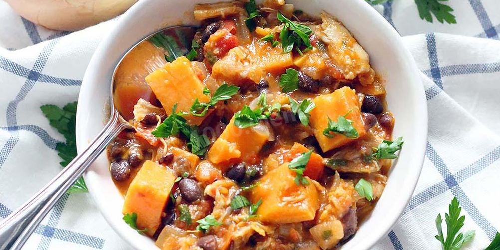 Как приготовить овощное рагу с куриной грудкой