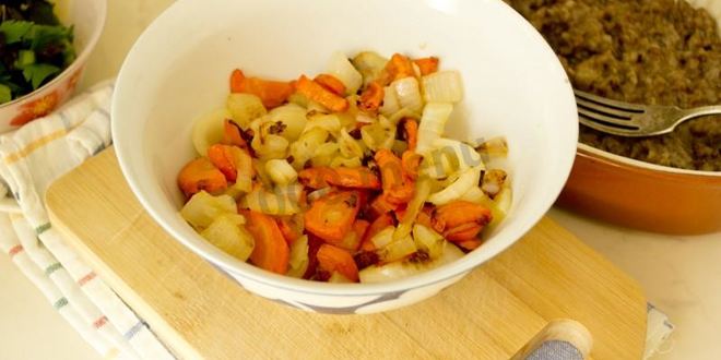 Рецепт овощное рагу с мясным фаршем и баклажанами в духовке