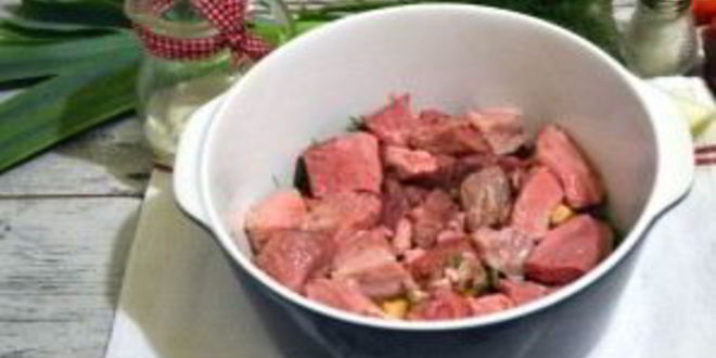 Рецепт овощное рагу со свининой в духовке