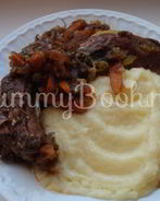 Рагу из говядины с морковью и тимьяном