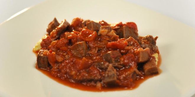 Рецепт рагу из говяжьего языка и хвоста с горчичным пюре