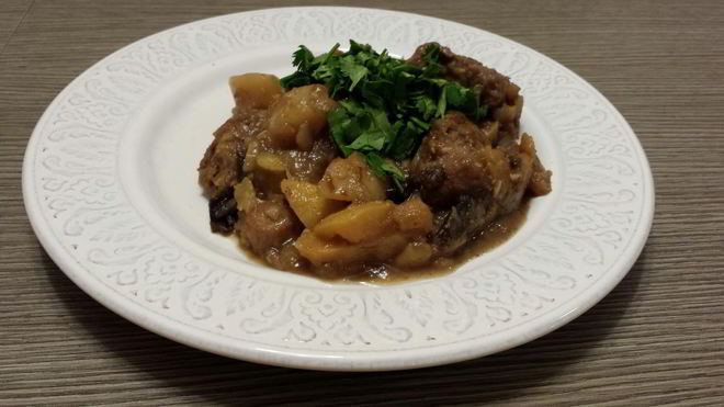 Рецепт Рагу из картофеля, репы, чернослива и свиной лопатки