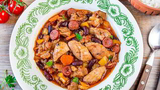 Рецепт Рагу из курицы с копчеными колбасками