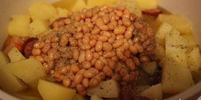 Рецепт рагу с сырокопчеными колбасками и фасолью