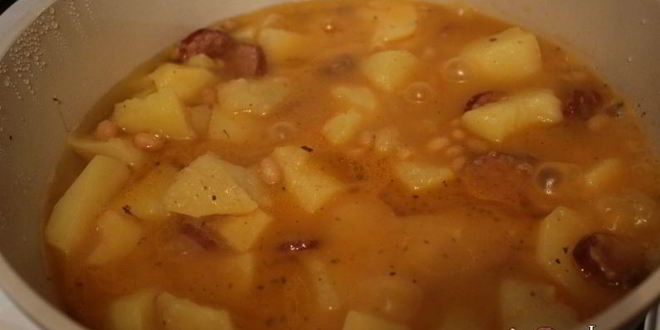 Рецепт рагу с сырокопчеными колбасками и фасолью