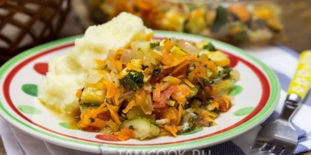 Как приготовить запеченное рагу из кабачков в духовке