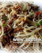 Рисовая лапша с фаршем и овощами