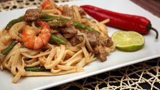 Рецепт Рисовая лапша с мясом и креветками