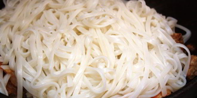 Рецепт рисовая лапша с мясом и креветками