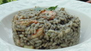 Рецепт Ризотто с чернилами каракатицы и креветками