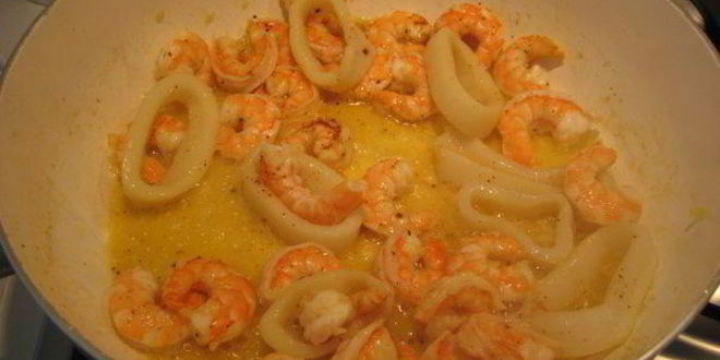 Рецепт ризотто с чернилами каракатицы и креветками