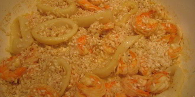 Рецепт ризотто с чернилами каракатицы и креветками