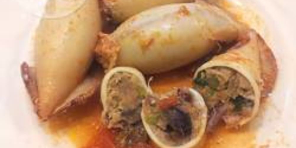 Как приготовить кальмары фаршированные консервированной рыбой