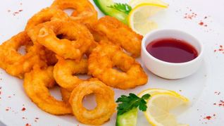 Рецепт Кальмары в кляре с соусом