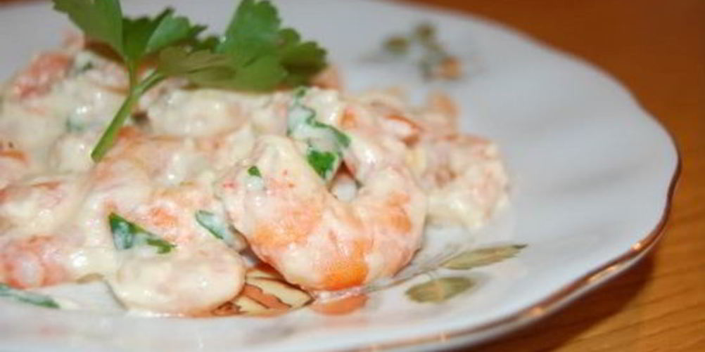 Как приготовить креветки под сливочным соусом