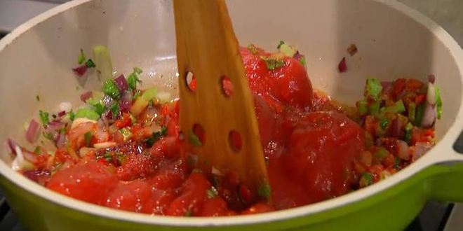 Рецепт палтус, запеченный с помидорами и сельдереем