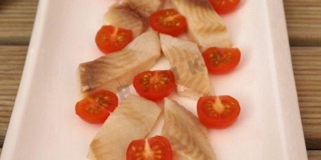 Рецепт паровая тилапия с помидорами черри и салатным миксом