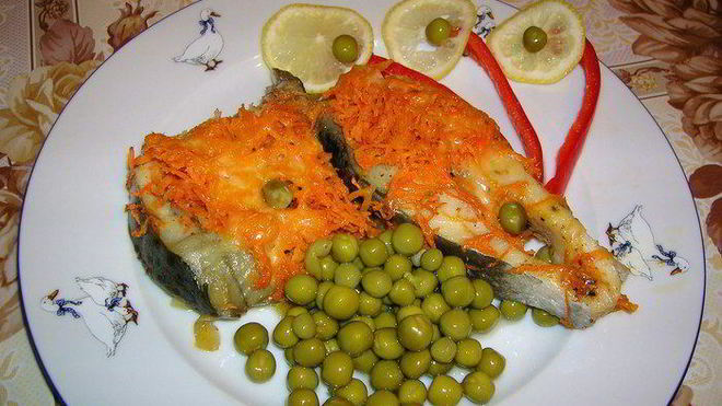 Рецепт Рыба под морковно-сырной шубой