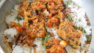 Рецепт Рыба с пряным рисом и орехами