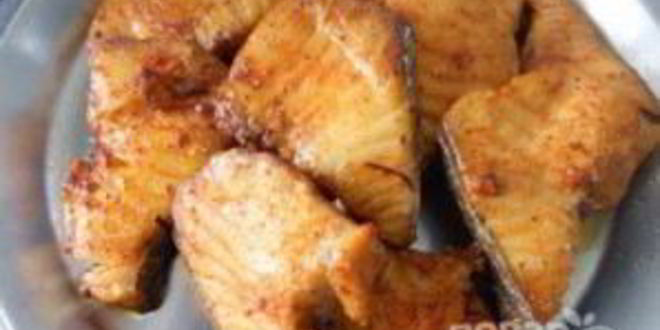 Рецепт рыба с пряным рисом и орехами