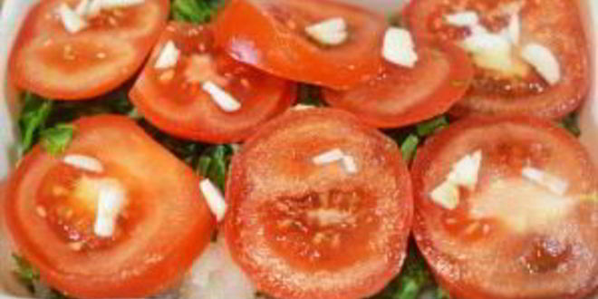 Рецепт рыба в духовке со шпинатом и помидорами