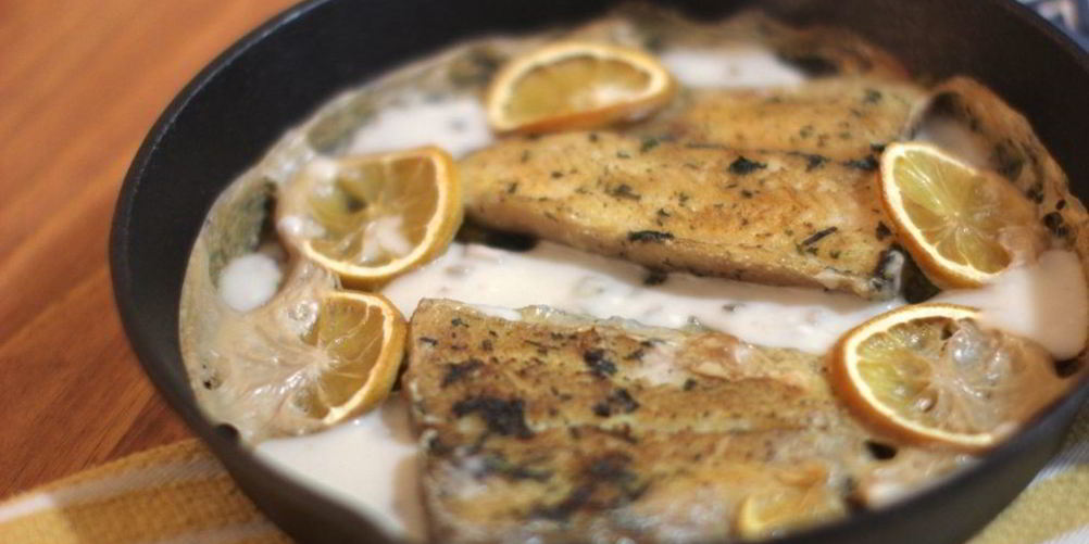 Как приготовить рыба в сметанном соусе в духовке