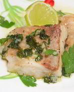 Рыба в соусе из зелени с белым вином