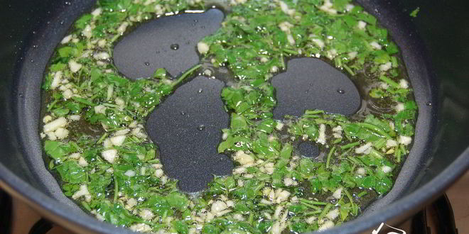 Рецепт рыба в соусе из зелени с белым вином