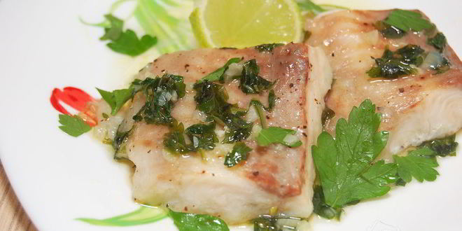 Рецепт рыба в соусе из зелени с белым вином