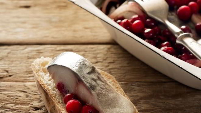 Рецепт Сельдь с клюквенным соусом