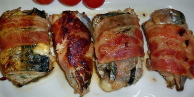 Рецепт скумбрия, которая нравится мужу с беконом и сыром