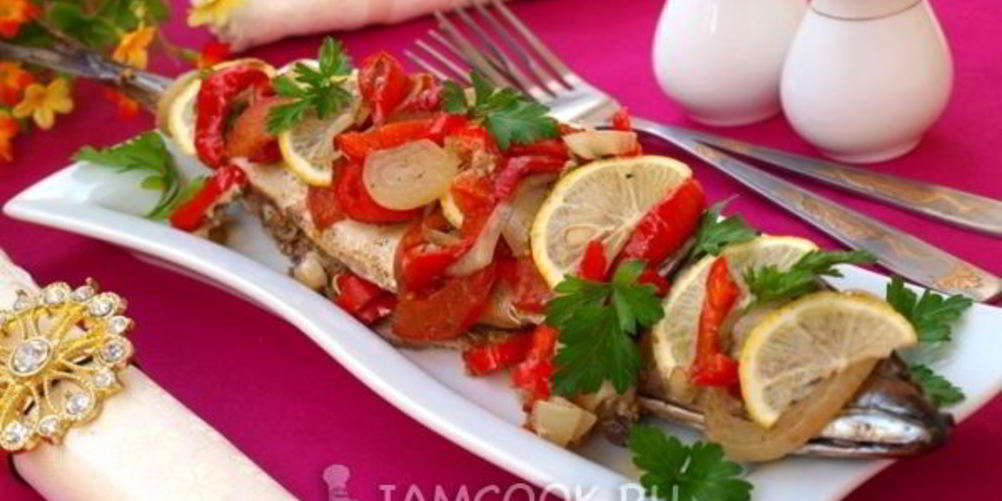 Рецепт скумбрия запеченная с луком и морковью