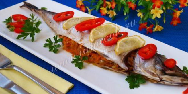 Рецепт скумбрия запеченная с луком и морковью