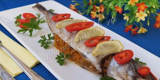 Рецепт скумбрия запеченная с луком и морковью