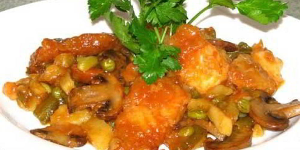 Как приготовить тунец с грибами под красным соусом