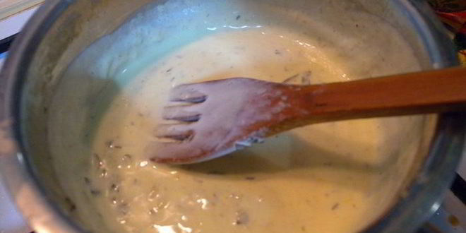 Рецепт угорь со сливочным соусом, тушенный в апельсиновом соке с травами и калиной