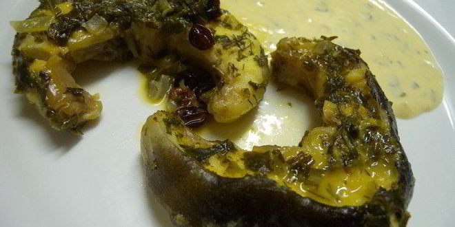 Рецепт угорь со сливочным соусом, тушенный в апельсиновом соке с травами и калиной