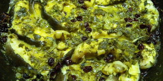 Рецепт угорь со сливочным соусом, тушенный в апельсиновом соке с травами и калиной