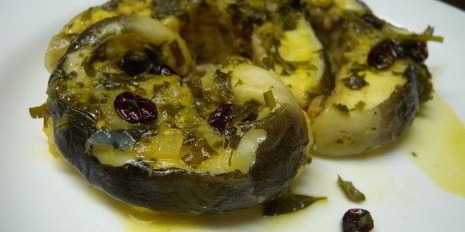 Рецепт угорь со сливочным соусом, тушенный в апельсиновом соке с травами и калиной